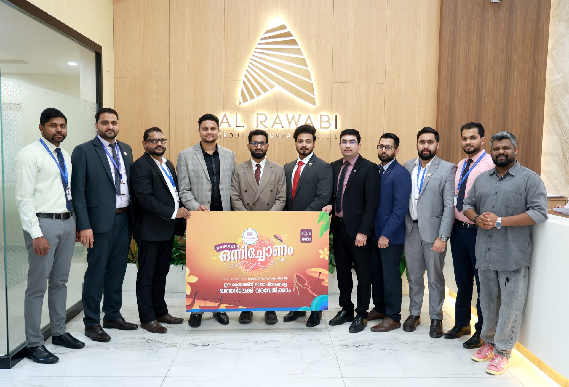 Al Rawabi Group of Companies  and Radio Malayalam 98.6 FM proudly present “Rawabi Onnichonam”! 😍  Associate partner Hot Chicken  media partner Radio Malayalam 98.6 FM